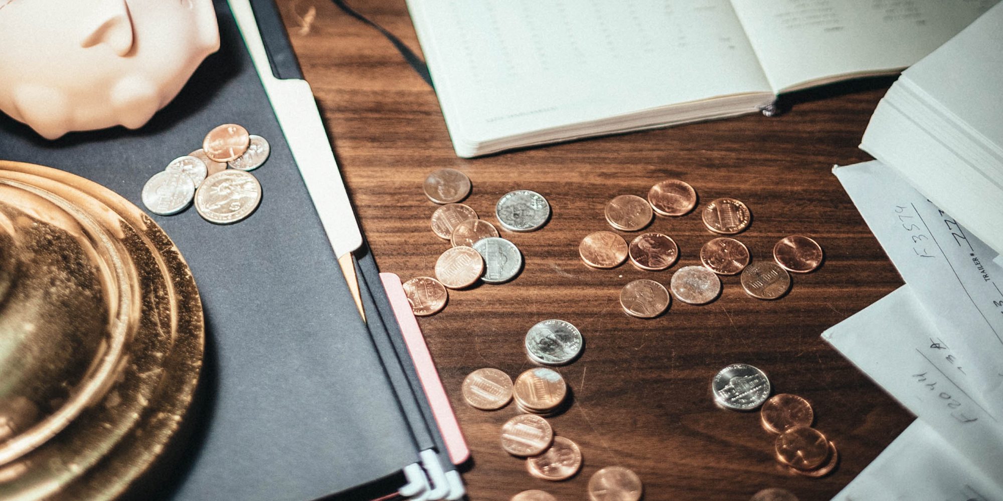 accountant-unsplash-min